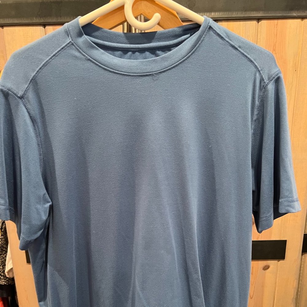 REI athletic T shirt, Medium, Blue